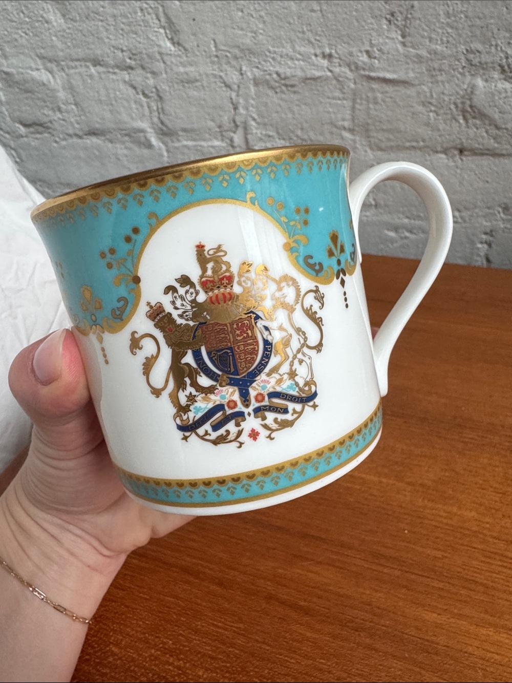 Royal Scot Fine Bone China Mug Queen Elizabeth Diamond Jubilee - Picture 2 of 4